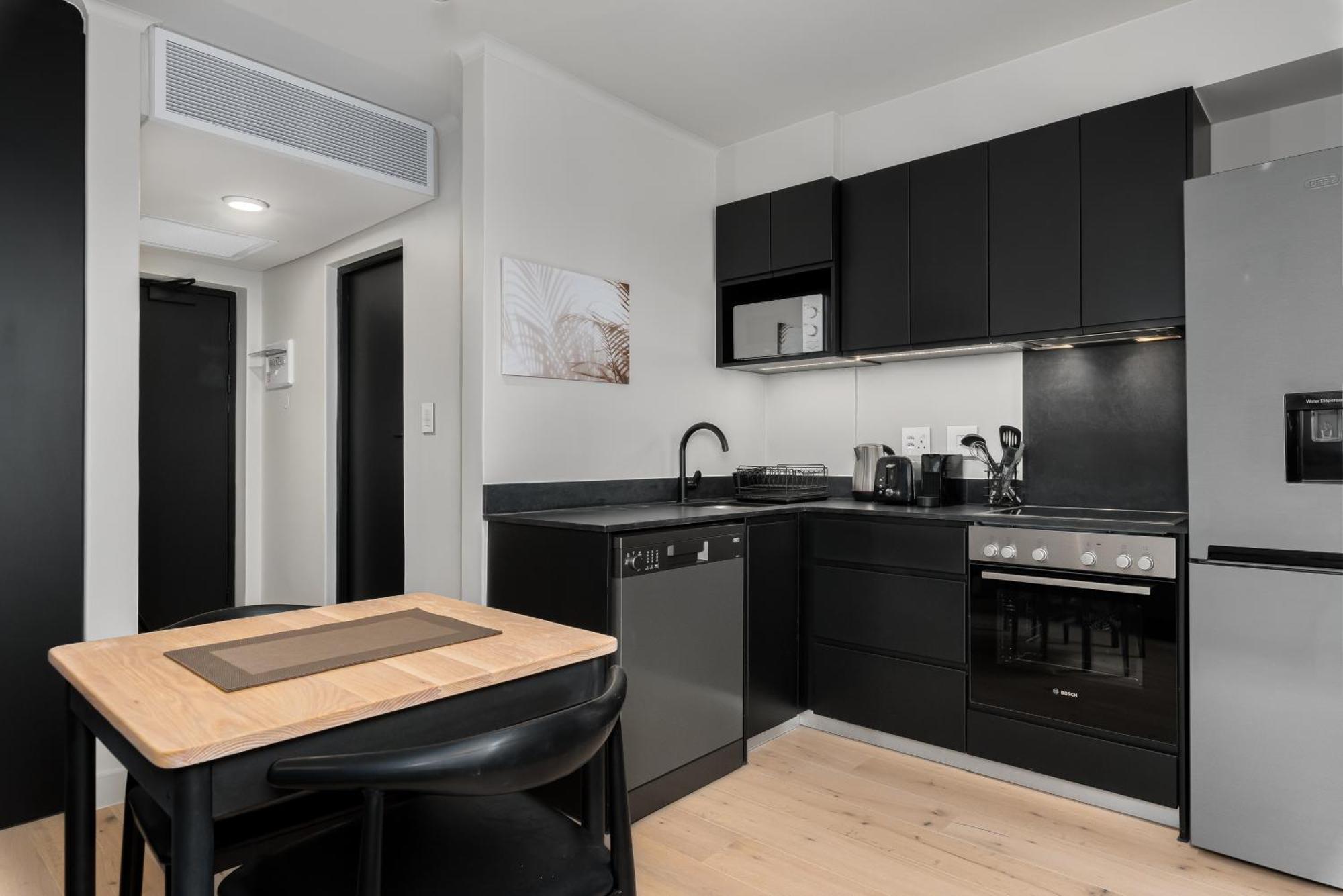 The Tokyo Aparthotel By Totalstay Cape Town Ngoại thất bức ảnh