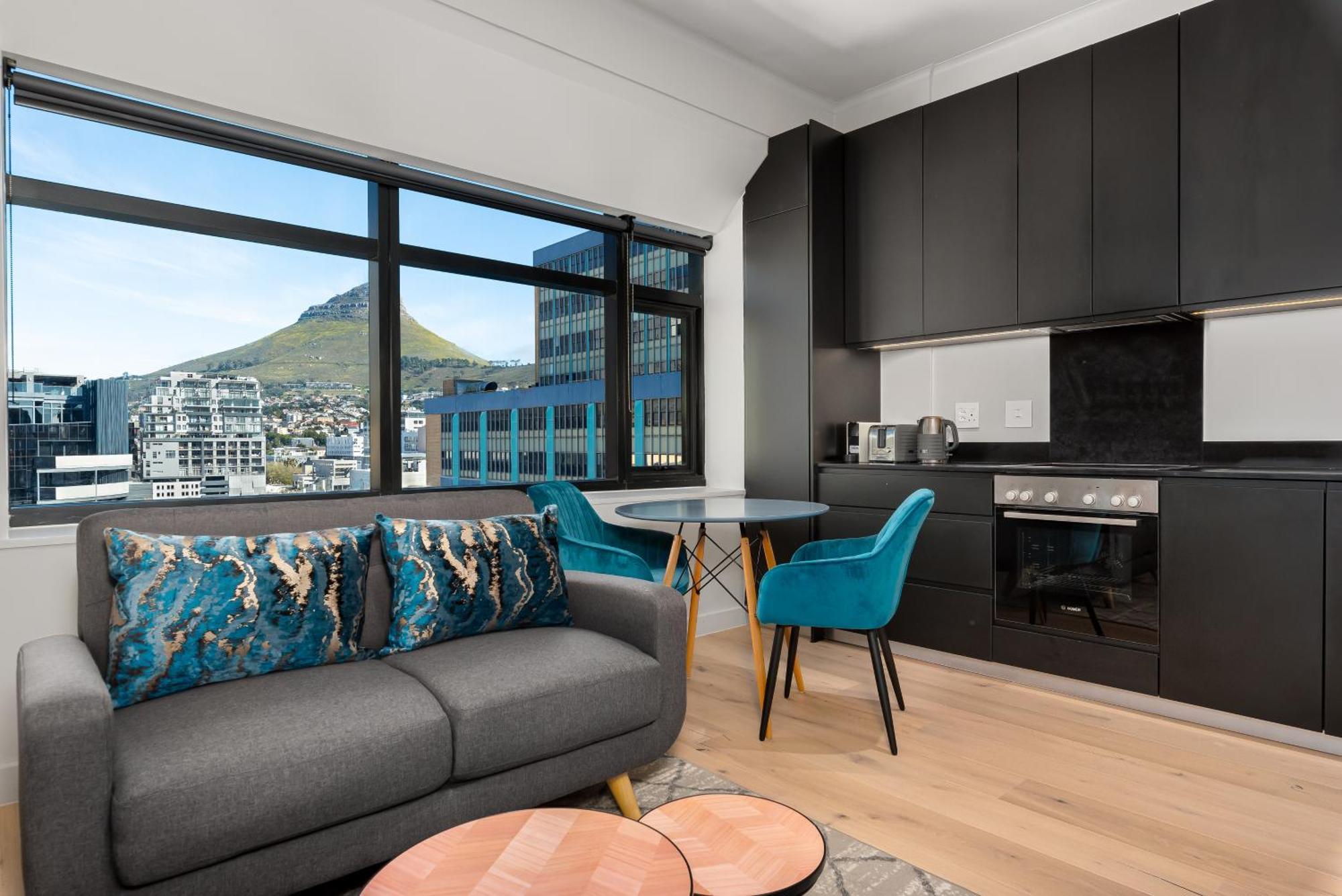 The Tokyo Aparthotel By Totalstay Cape Town Ngoại thất bức ảnh